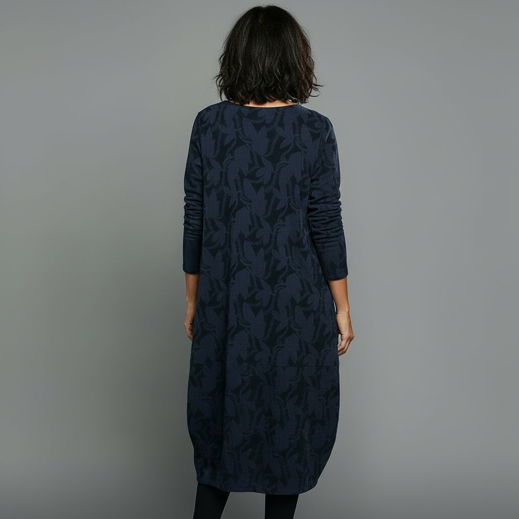 Alisson - スタイリッシュなカジュアルミディドレス